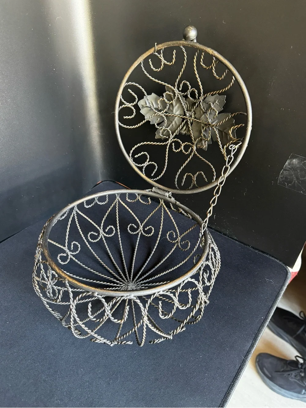 Vintage Wire Basket, Lid Lead Motif Holiday